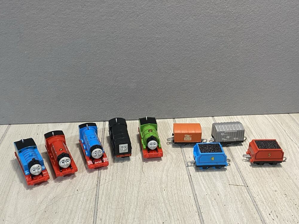 Mixed Lot Of 9 Thomas The Train & Friends Battery Powered Trains Engines & Cars